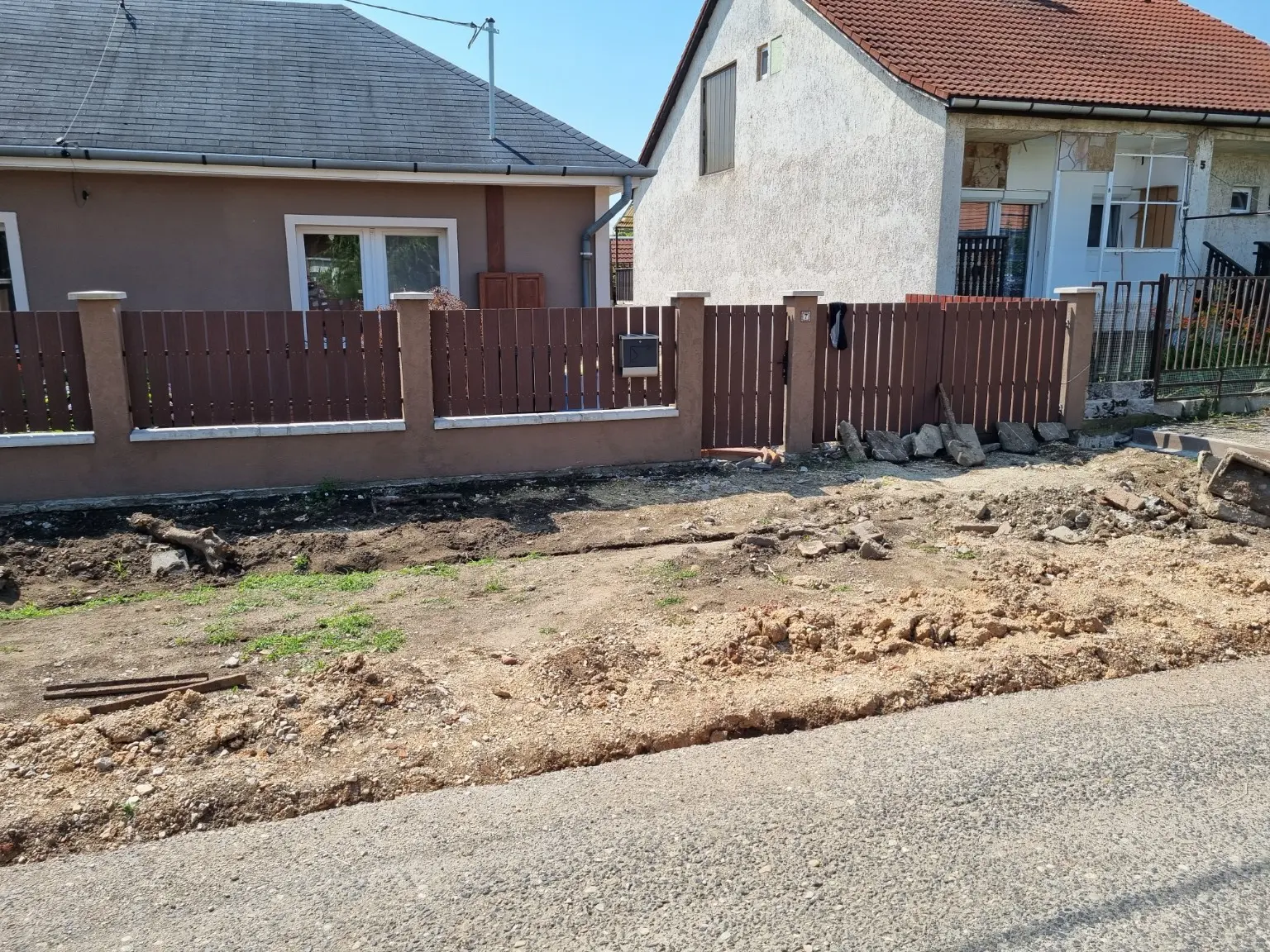 Kerítés és térkövezés – előkészítés
